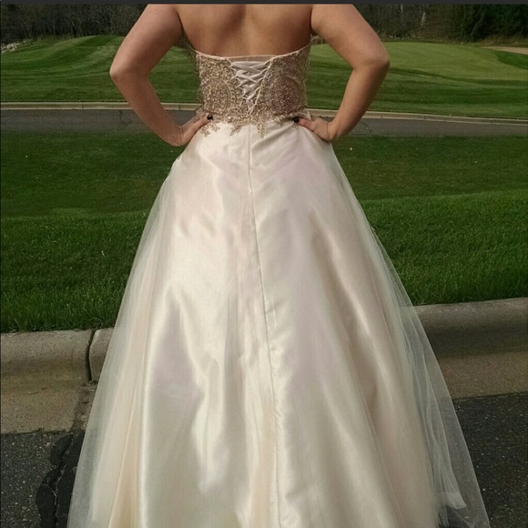 👗Cecily Brown Gold Studded strapless prom dress - Picture 7 of 8